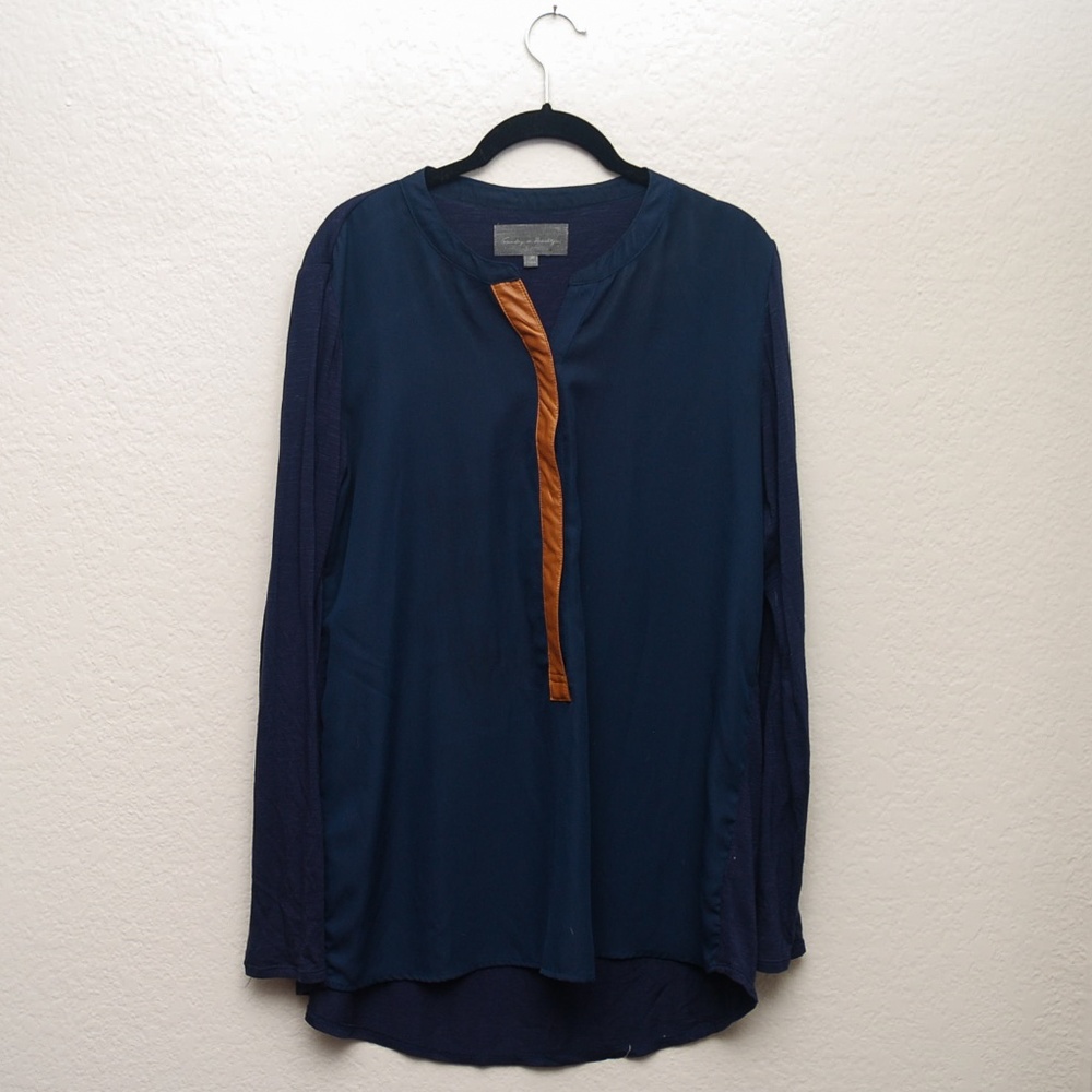 ❌❌SOLD Sunday in Brooklyn Navy Blouse Sz Medium❌❌